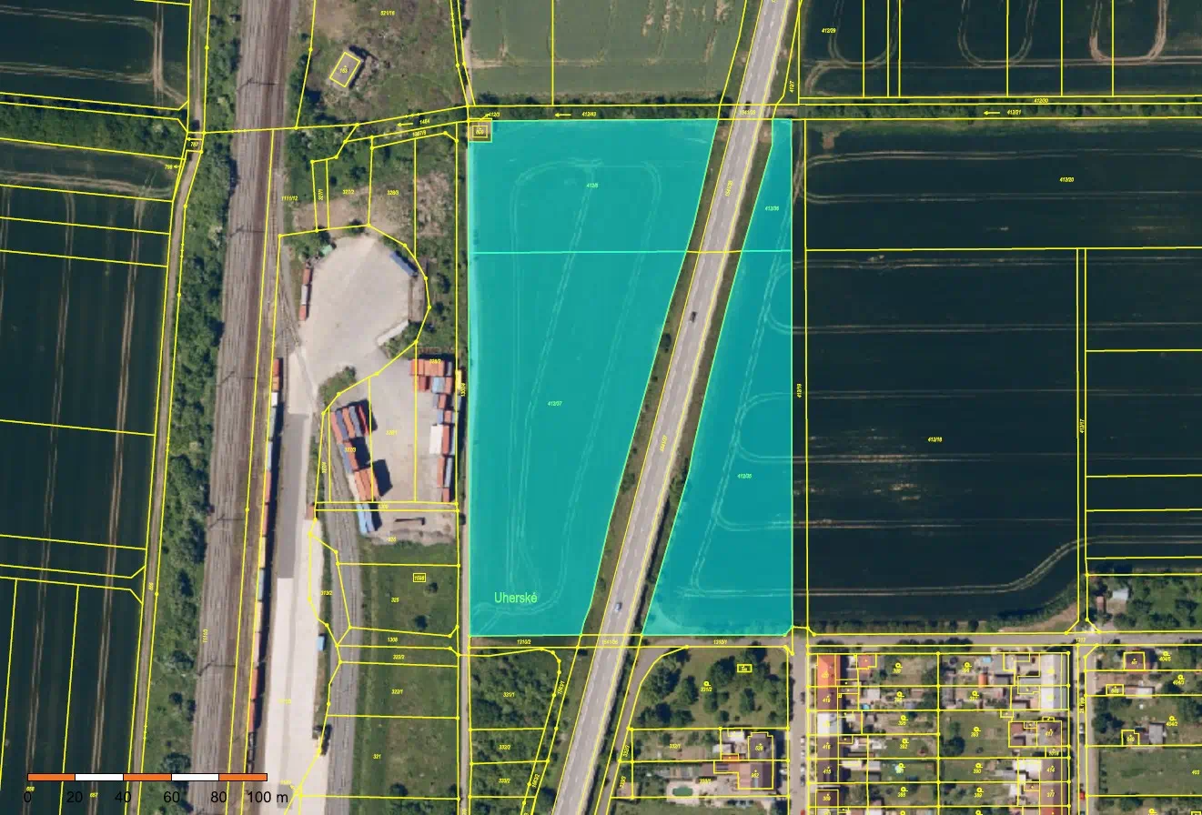 Landbouwgrond, of transport en logistieke functie, te koop in Tsjechie.